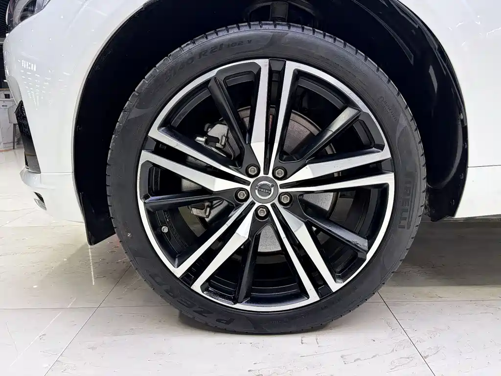 Volvo XC60 PHEV T8 E Drive Hybrid Smart Vision Sport
