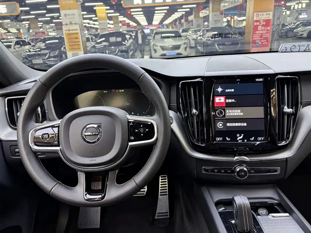 Volvo XC60 PHEV T8 E Drive Hybrid Smart Vision Sport