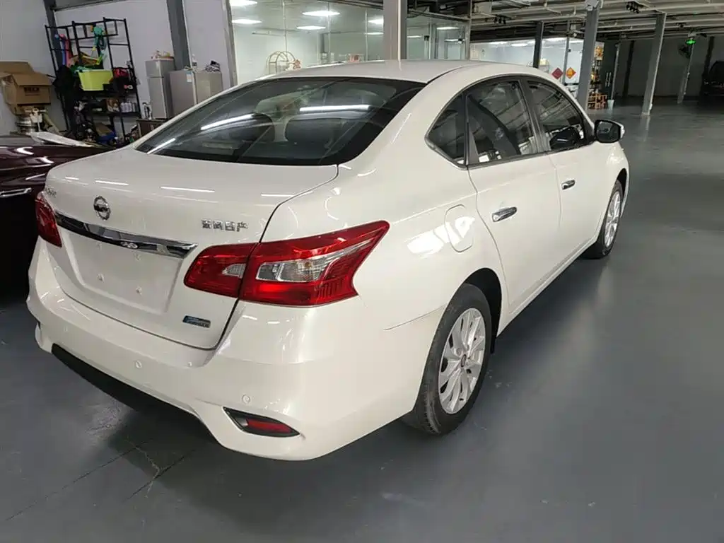 Sylphy 1.6 XV CVT Connected Premium CN-VI