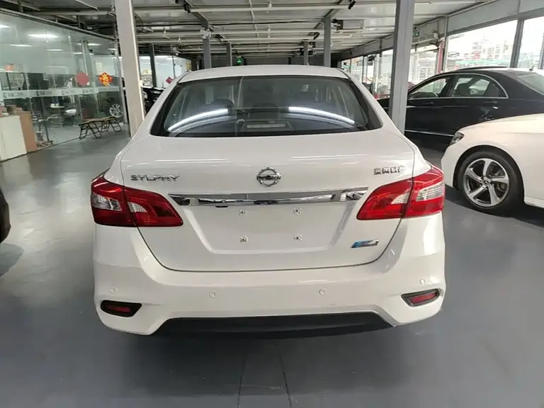 Nissan Sylphy 1.6 XV CVT Connected Premium CN-VI