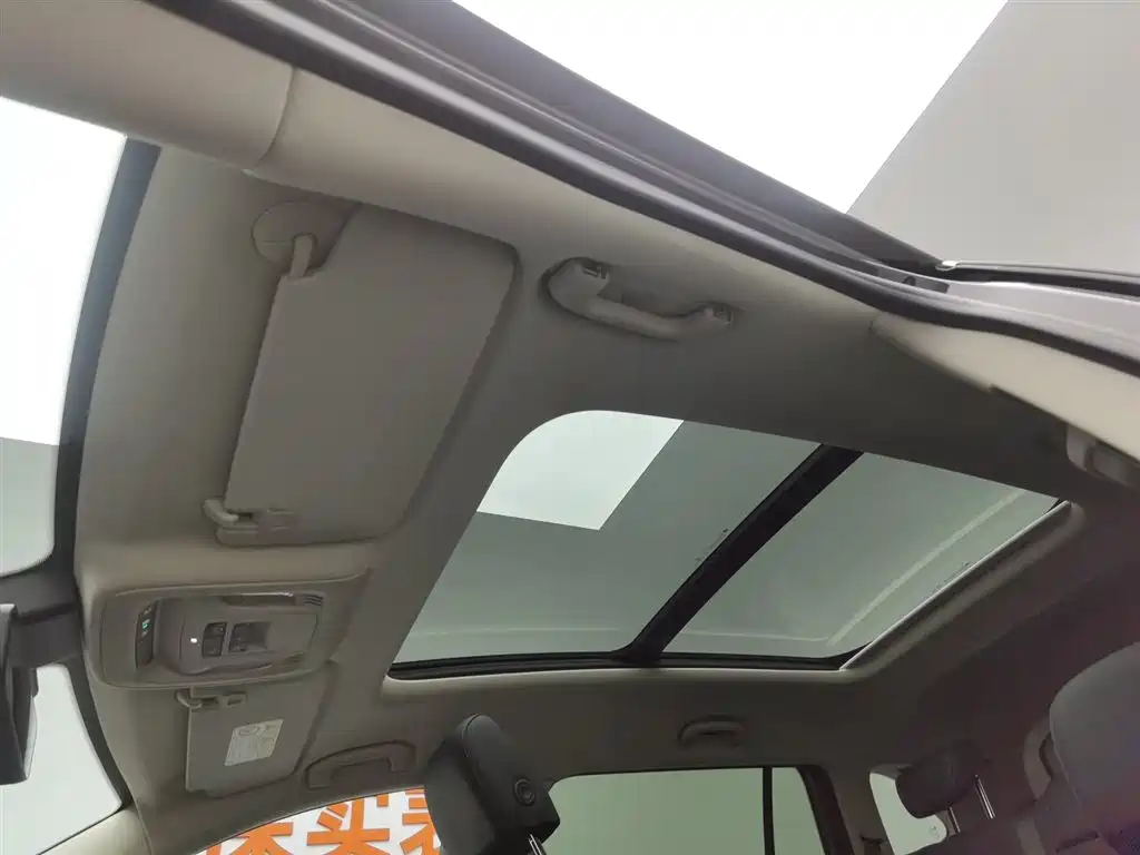Envision Plus Envision Plus 652 T 5-seat Luxury