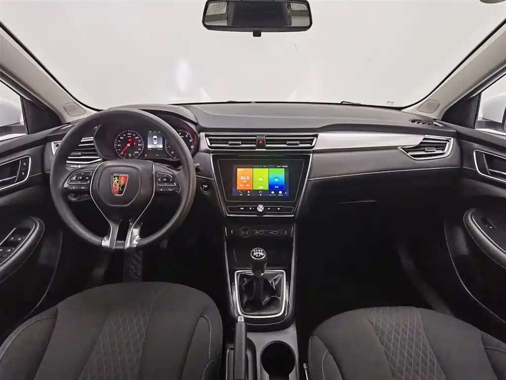 Roewe i5 1.5 L Manual 4 G Connected Leading Luxury