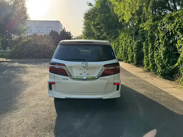 Honda Elysion 2.4 L Comfort