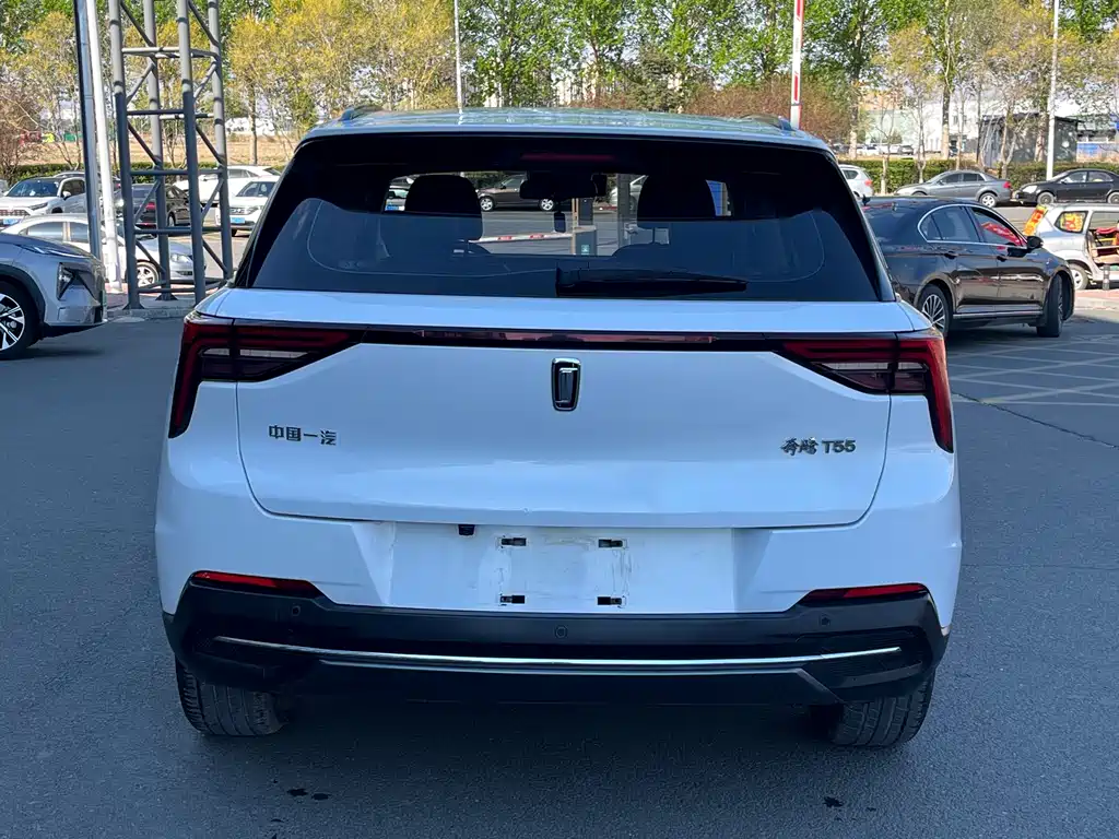Besturn T55 奔腾T55 2021款 1.5 T 自动乐活·豪华版