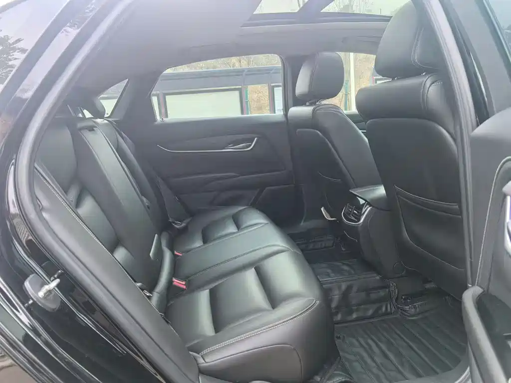Cadillac XTS 28 T Tech