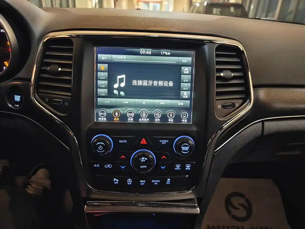 Grand Cherokee (Import) 3.0 L Elite Navigation