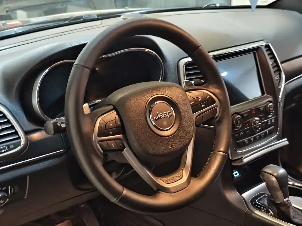 Grand Cherokee (Import) 3.0 L Elite Navigation