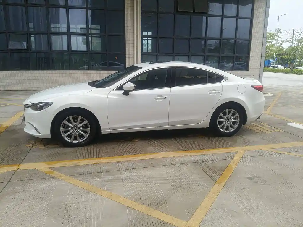 Atenza 2.0 L Blue Sky Luxury