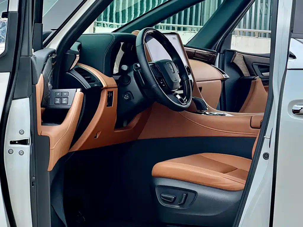 Vellfire Crown Dual Engine 2.5 L Supreme Executive