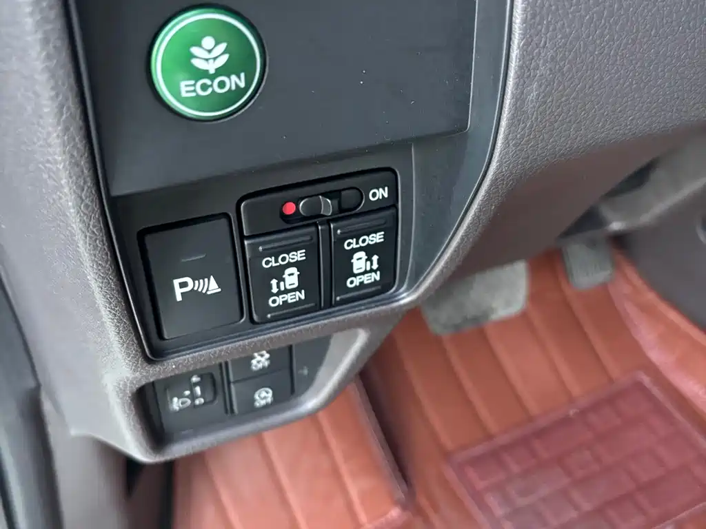 Odyssey Facelift 2.4 L Luxury