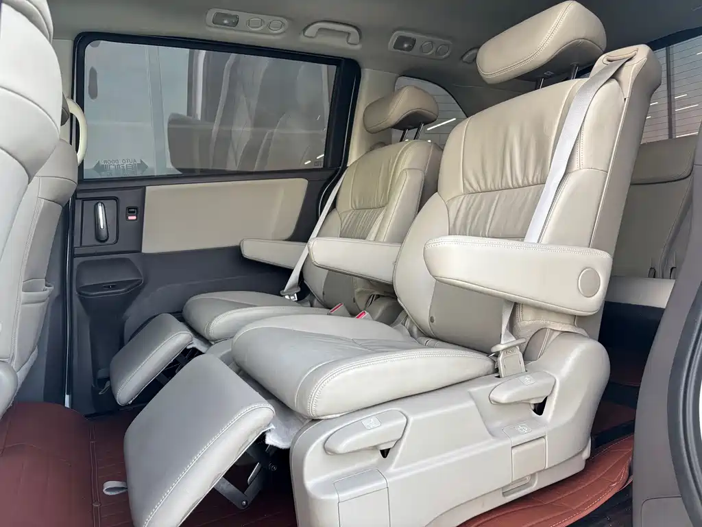 Odyssey Facelift 2.4 L Luxury
