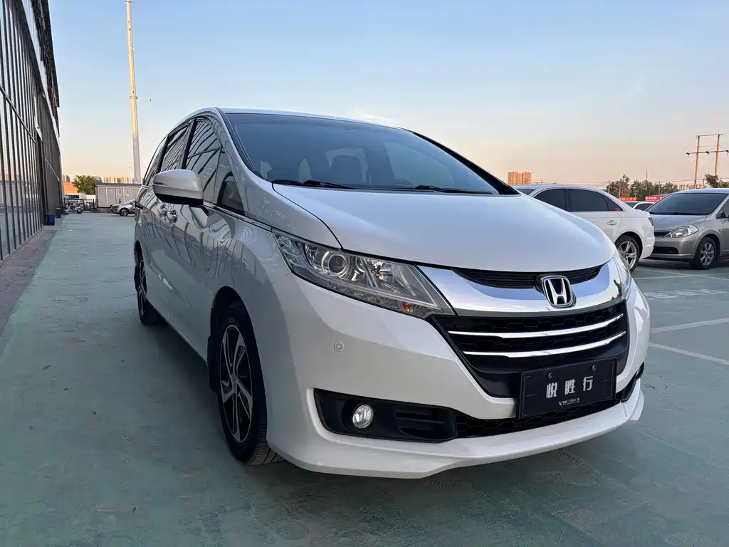 Odyssey Facelift 2.4 L Luxury