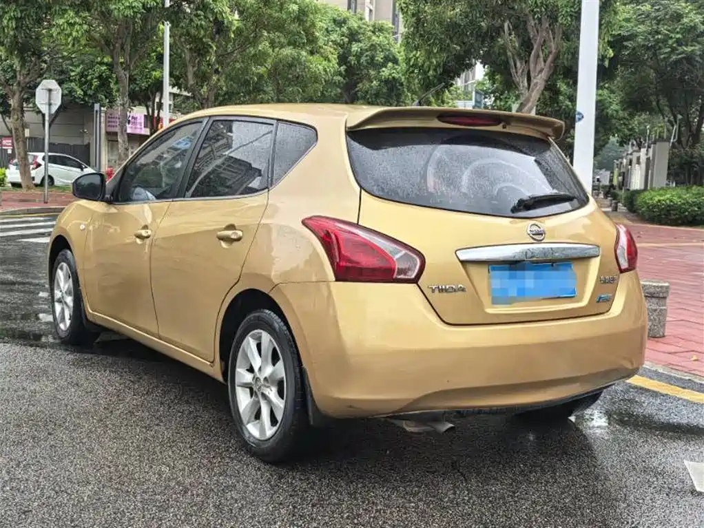 Tiida 1.6 L CVT Comfort