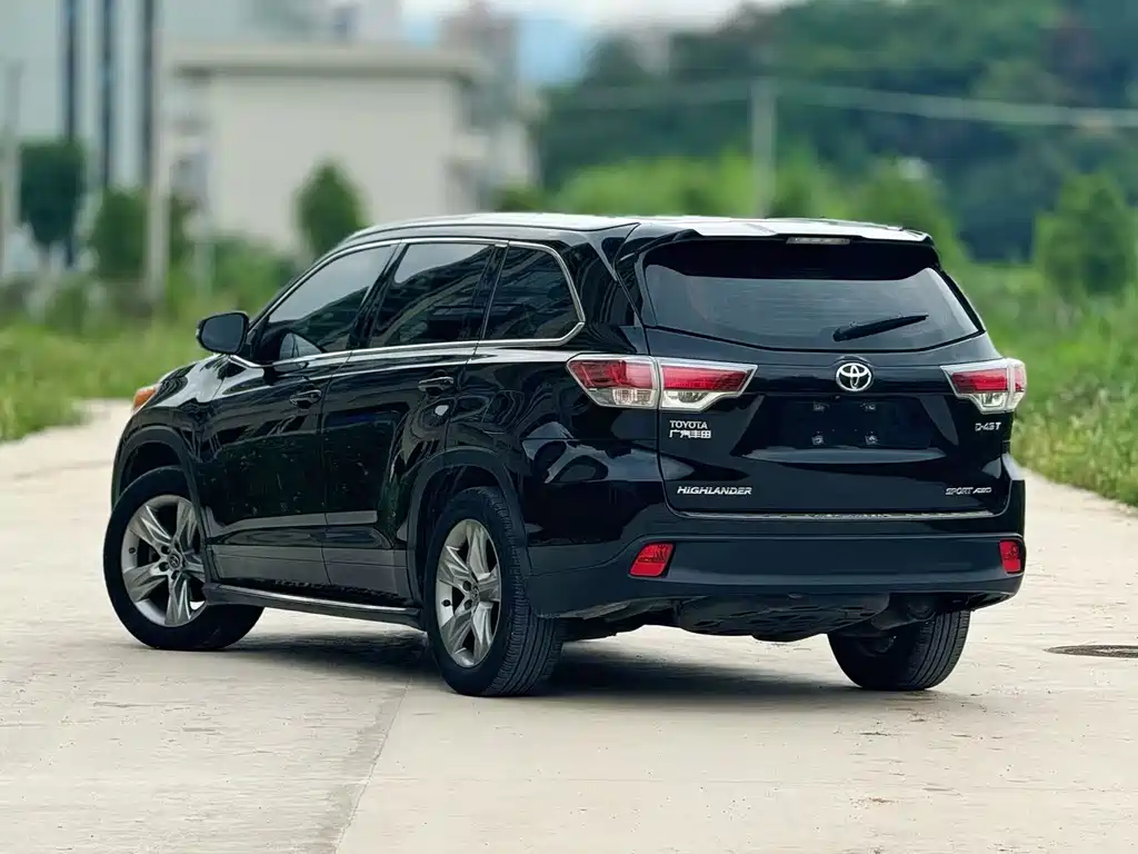 Highlander 2.0 T 4 WD Luxury 7-seat