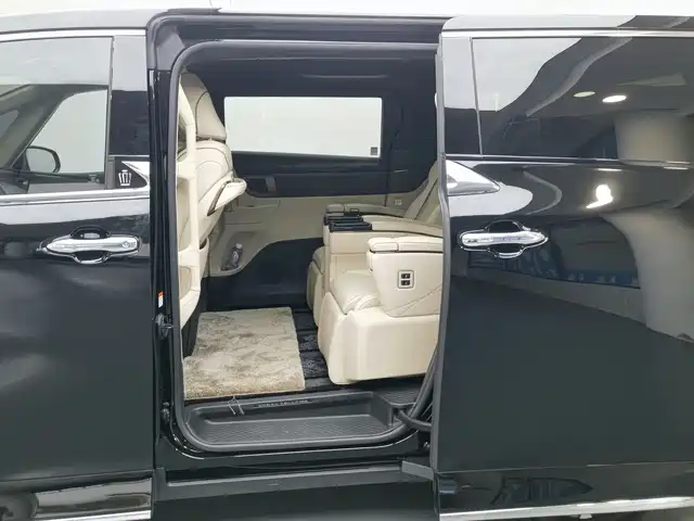 Vellfire Crown Dual Engine 2.5 L HV Supreme