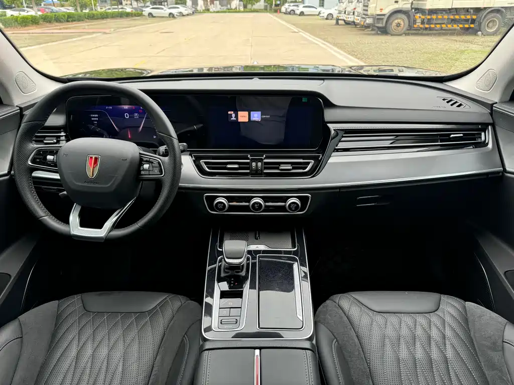 Hongqi HS5 2.0 T 4 WD Flagship Enjoyment Pro