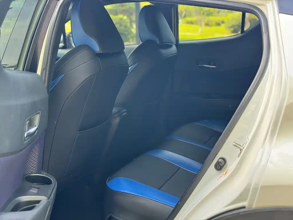 Toyota C-HR 2.0 L Luxury CN-V