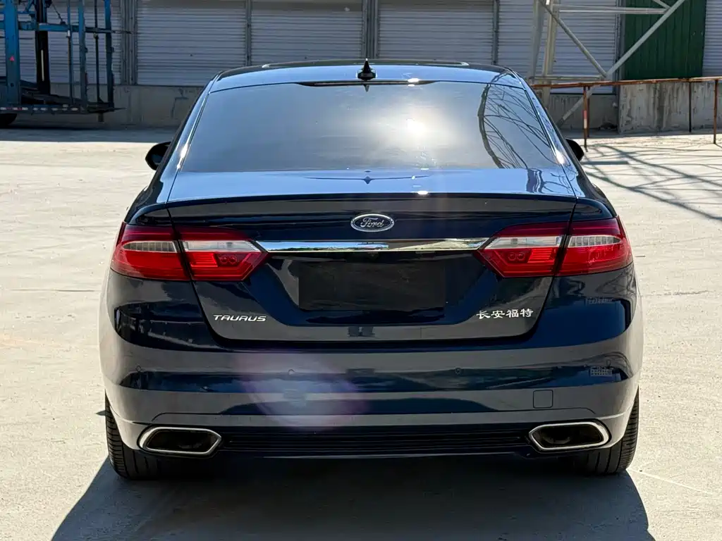 Taurus EcoBoost 245 Luxury