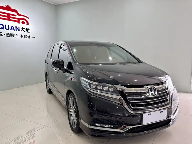 Honda Elysion 2.0 L Hybrid Luxury