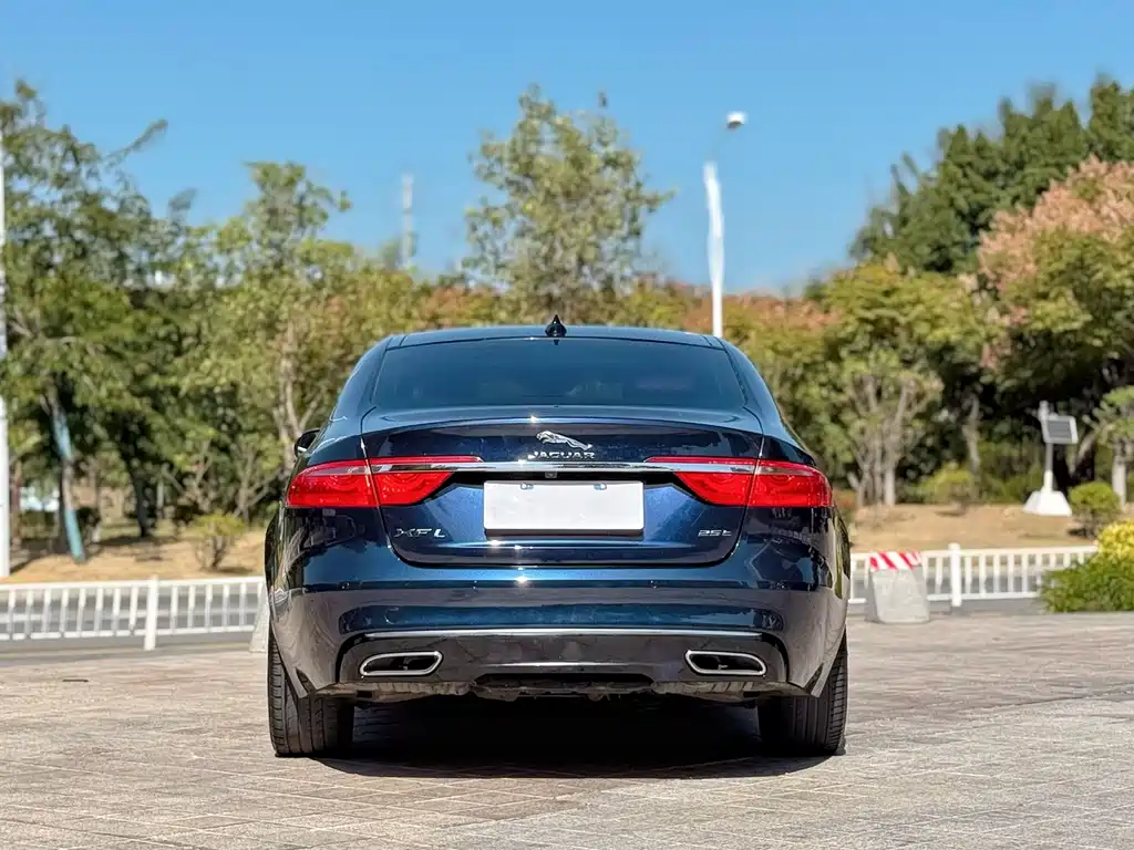Jaguar XFL XFL 2.0 T 250 PS Luxury