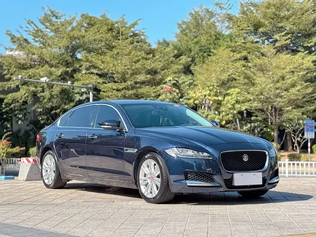 Jaguar XFL XFL 2.0 T 250 PS Luxury