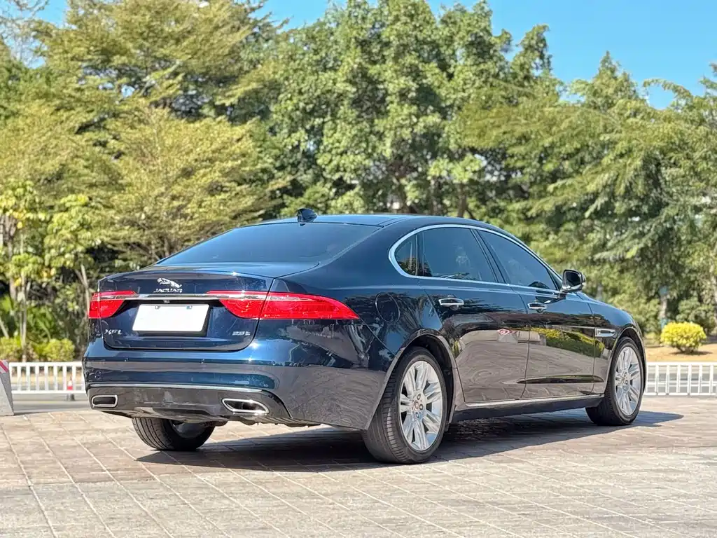 Jaguar XFL XFL 2.0 T 250 PS Luxury