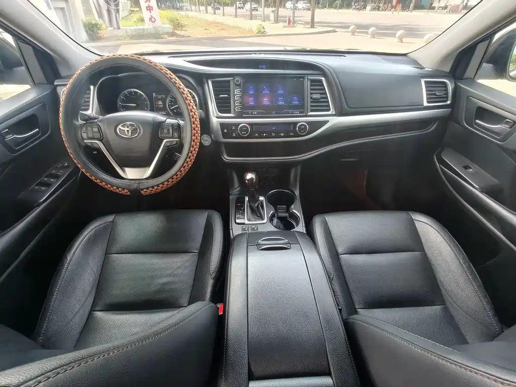 Highlander 2.0 T 4 WD Luxury 7-seat CN-V