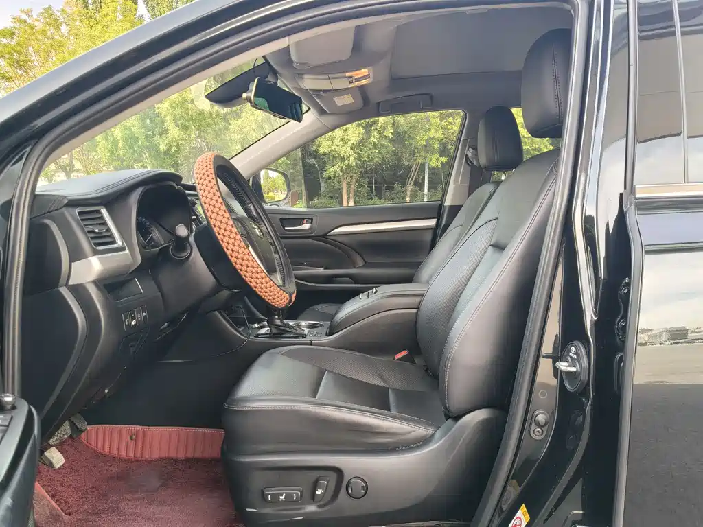 Highlander 2.0 T 4 WD Luxury 7-seat CN-V