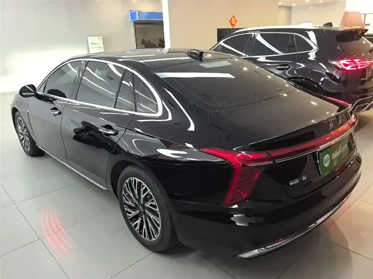 Hongqi H5 2.0 T Auto Connected Flagship
