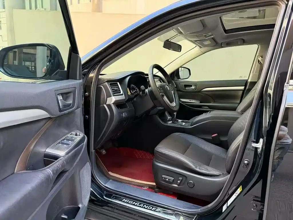 Highlander 2.0 T 4 WD Luxury 7-seat