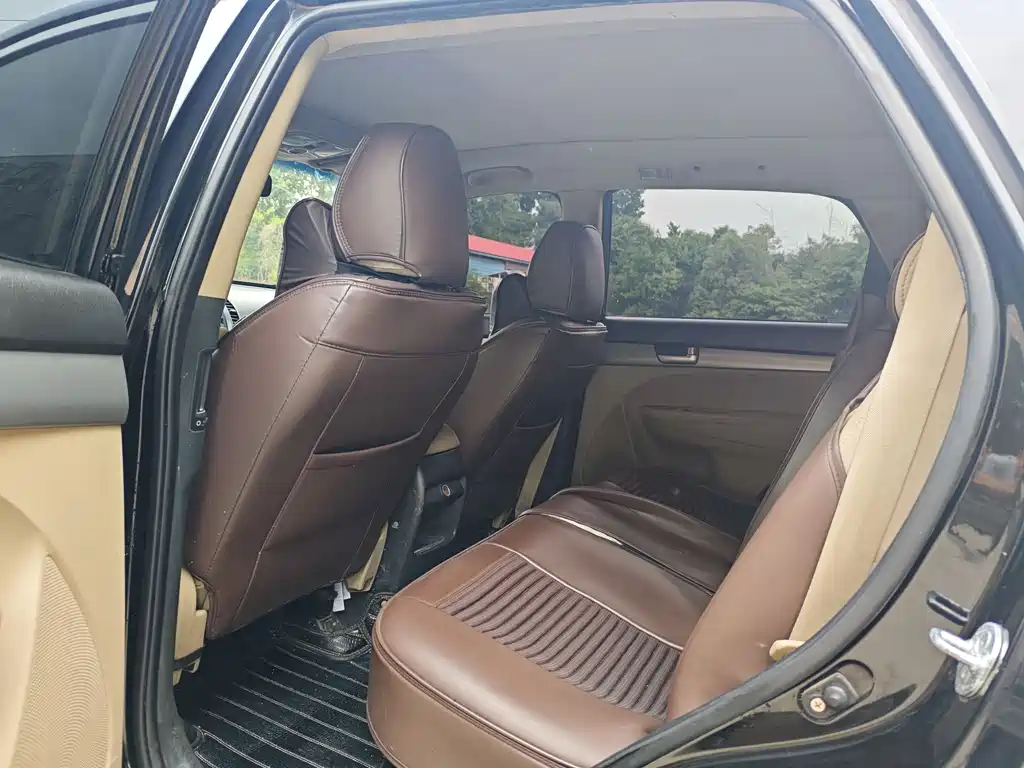 Sorento 索兰托 2013款 2.4 L 5座汽油舒适版