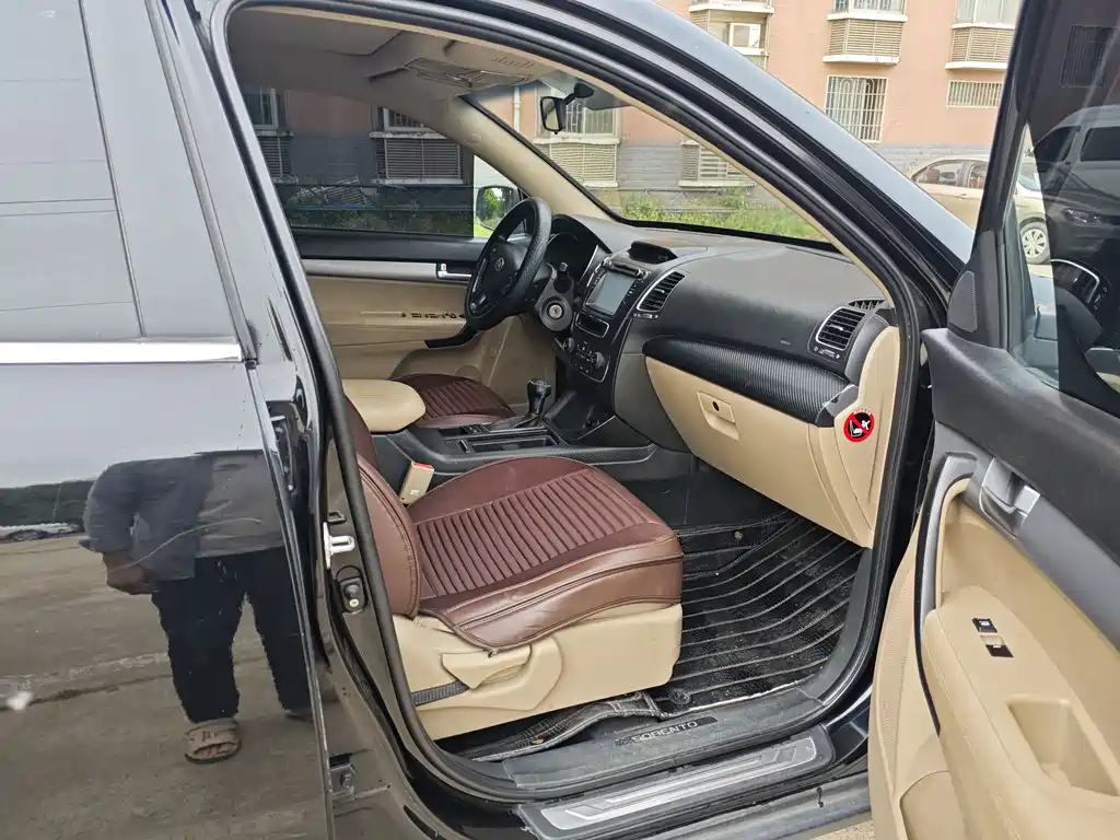 Sorento 索兰托 2013款 2.4 L 5座汽油舒适版