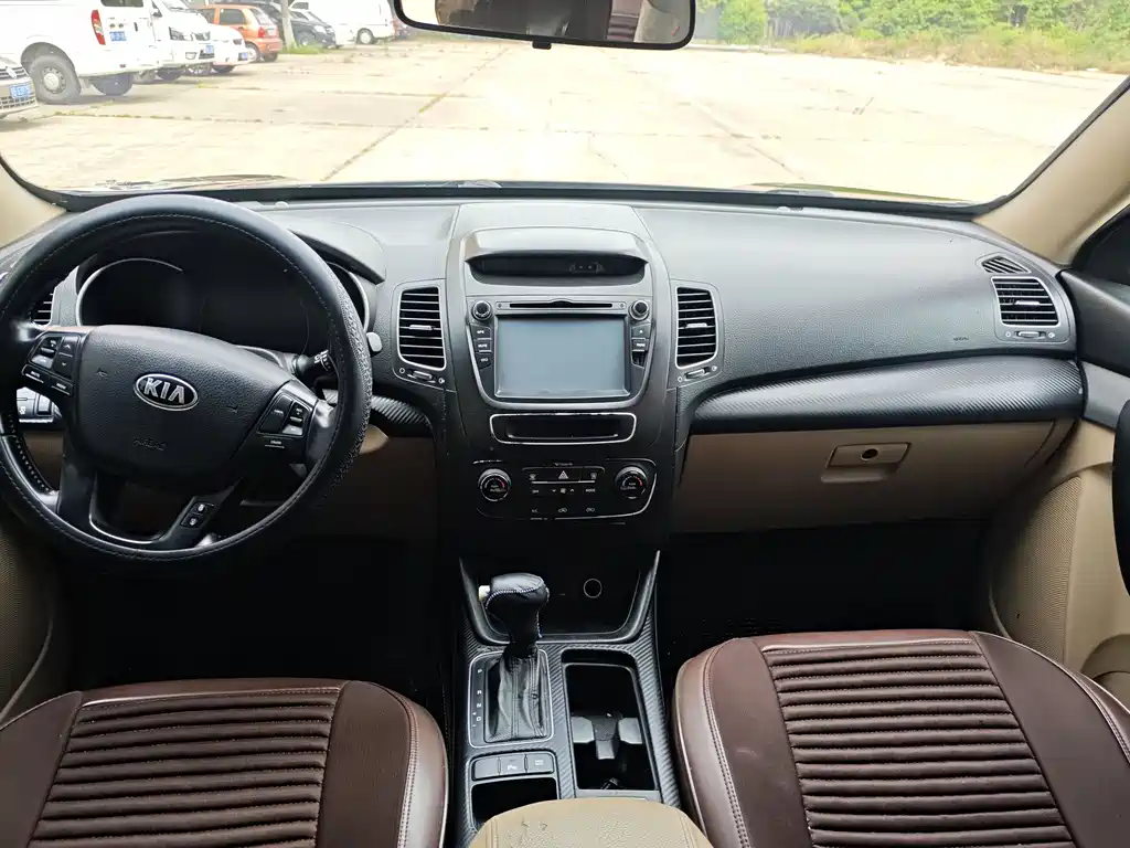Sorento 索兰托 2013款 2.4 L 5座汽油舒适版