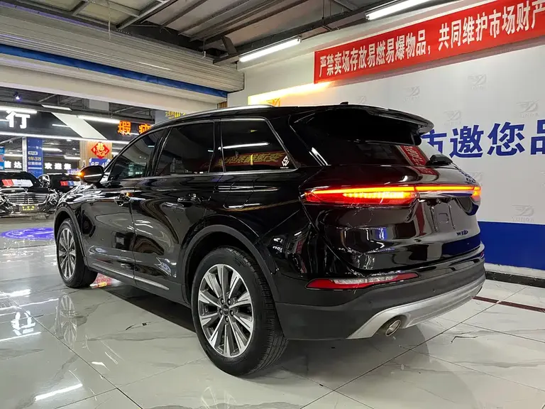 Lincoln Corsair 2.0 T 2 WD Graceful
