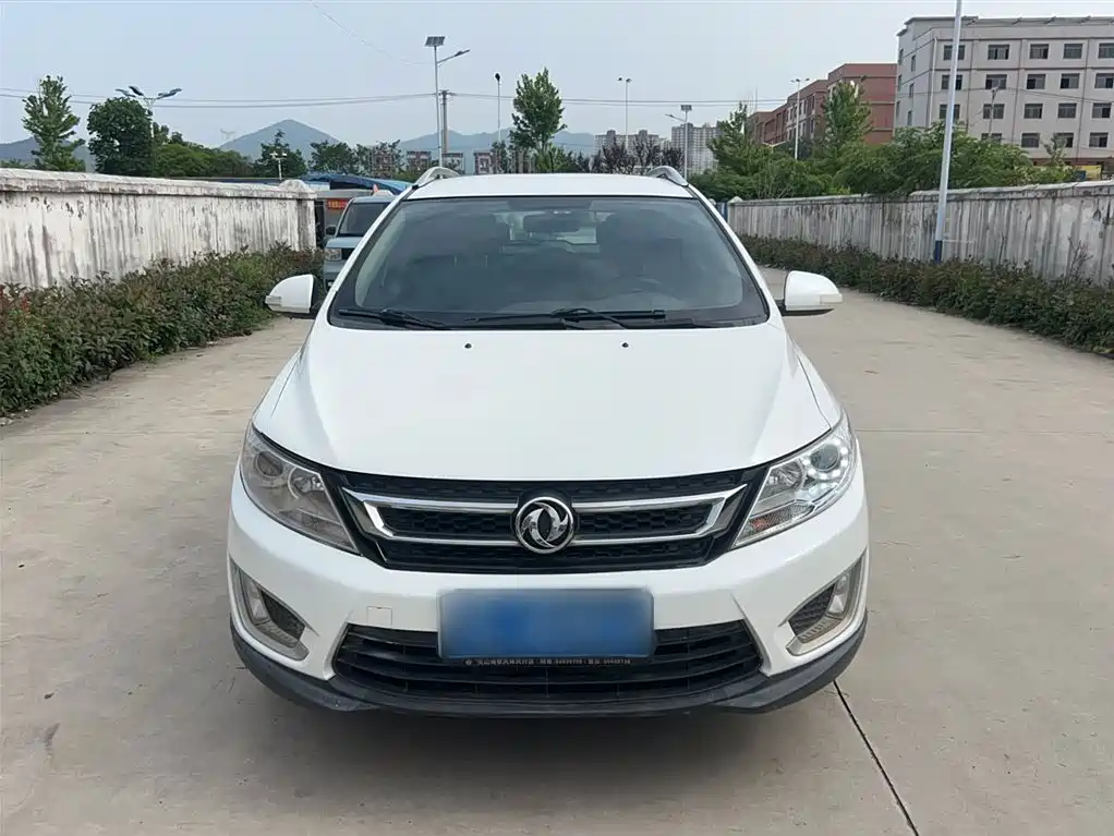 Dongfeng Fengshen AX3 1.5 L Auto Scirocco