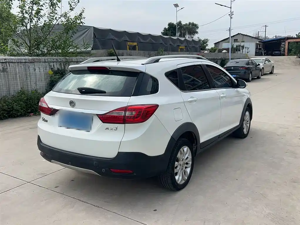 Dongfeng Fengshen AX3 1.5 L Auto Scirocco