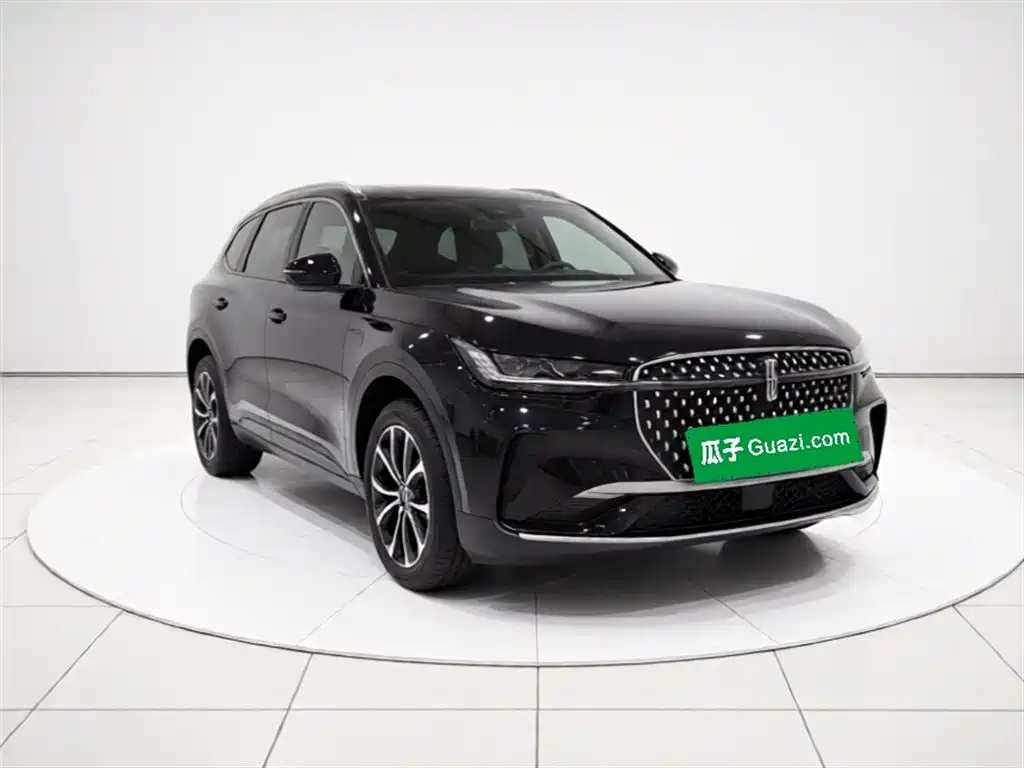 Nautilus 2.0 T 4 WD Premium