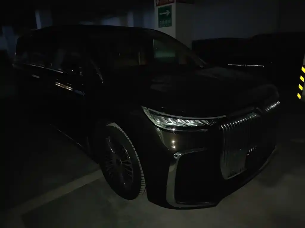 Voyah Dreamer PHEV 4 WD Flagship Kunpeng