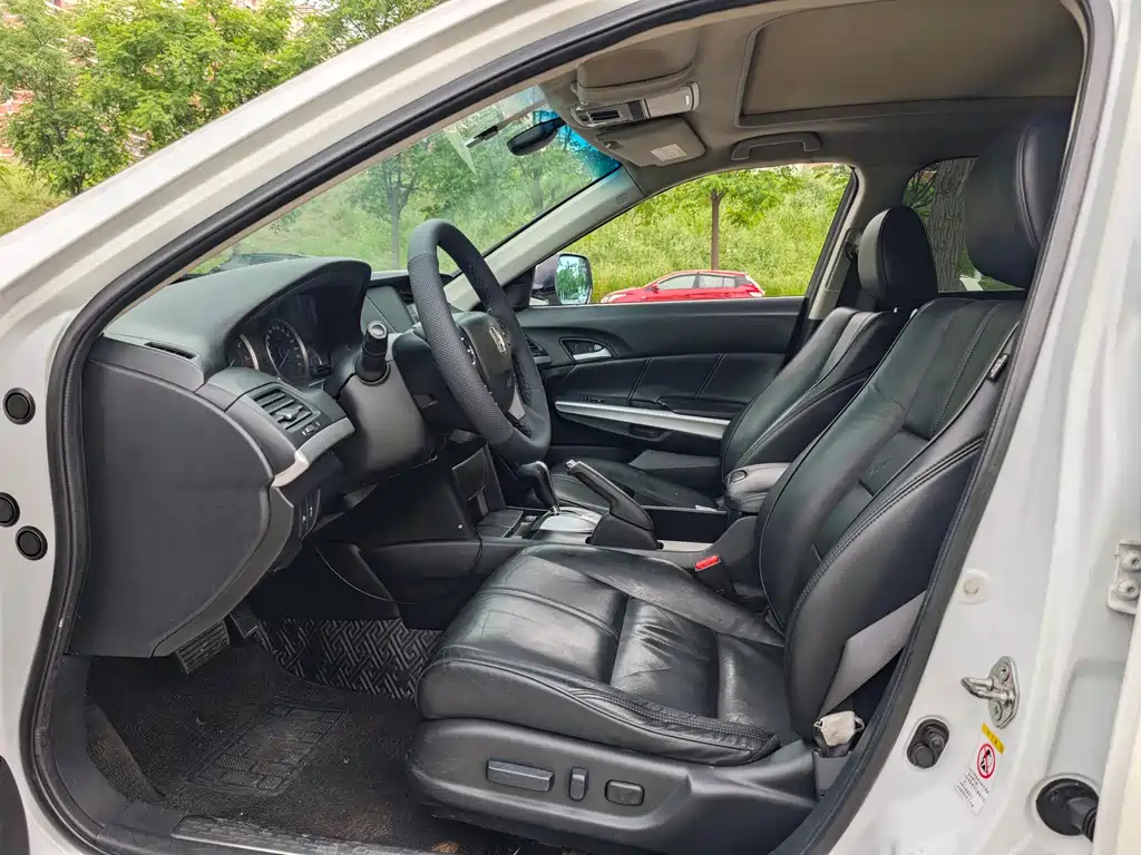 Crosstour 2.4 L Luxury Navigation