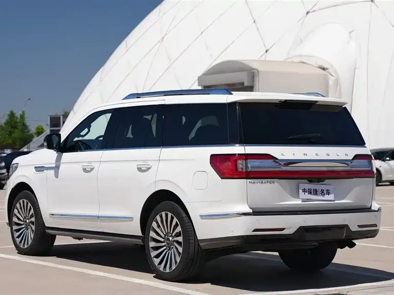 Lincoln Navigator 3.5 T Honor Shine