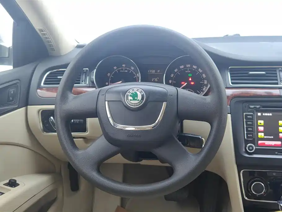Superb 1.8 TSI Auto Grace