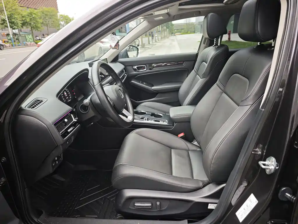 Integra 240 TURBO CVT Luxury