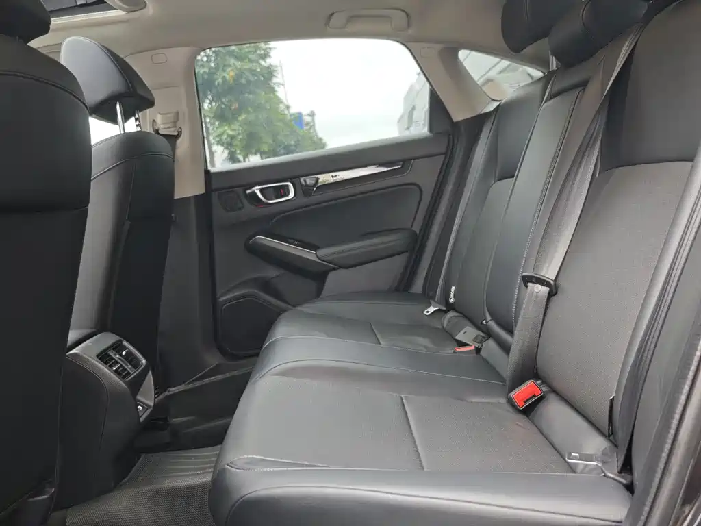 Integra 240 TURBO CVT Luxury