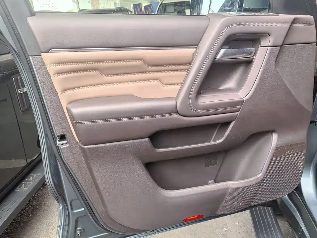 Beijing Offroad BJ60 2.0 T 11 th 5-seat