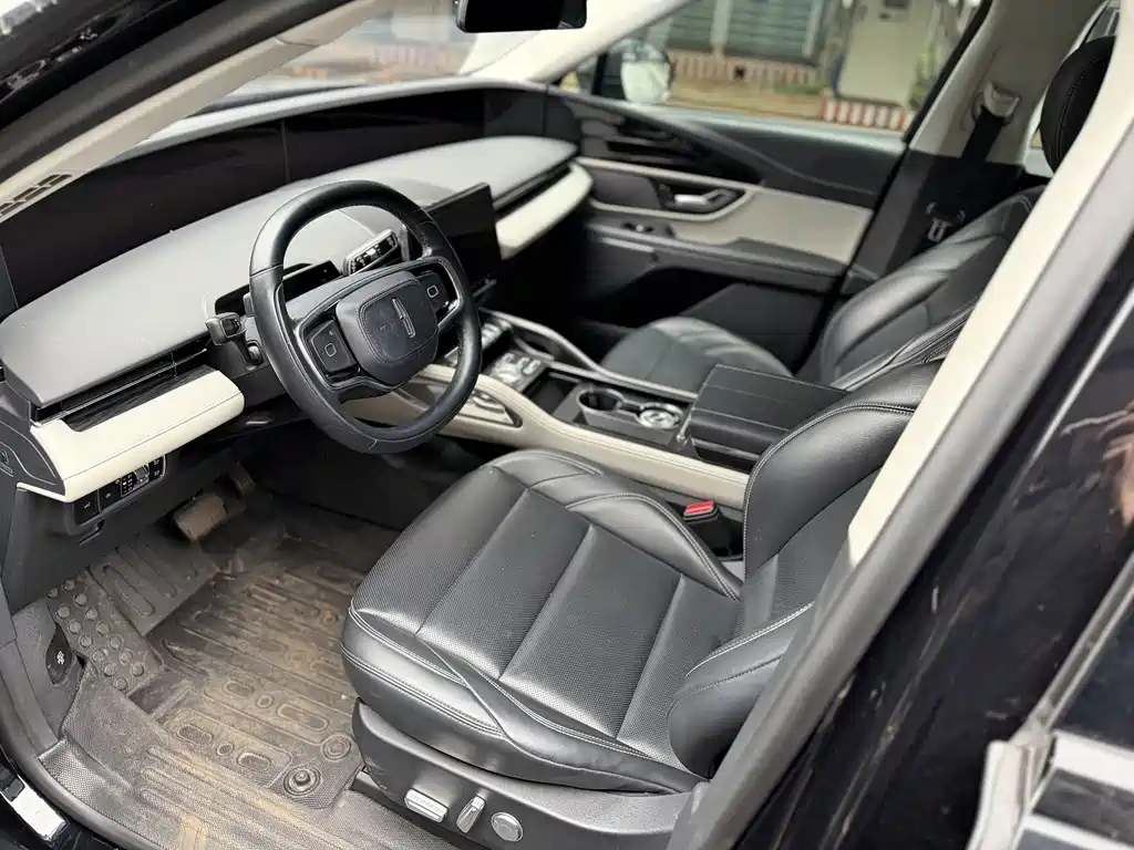 Nautilus 2.0 T 4 WD Premium