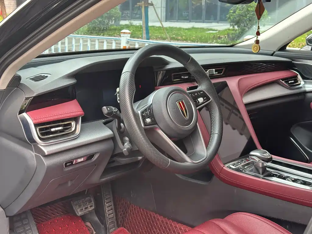 Hongqi H5 1.5 T DCT Connected Flagship Charm