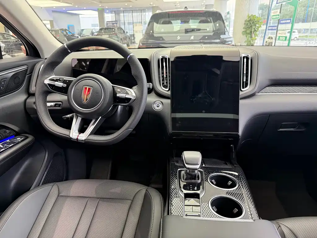 Hongqi HS3 PHEV 115 km Power Action