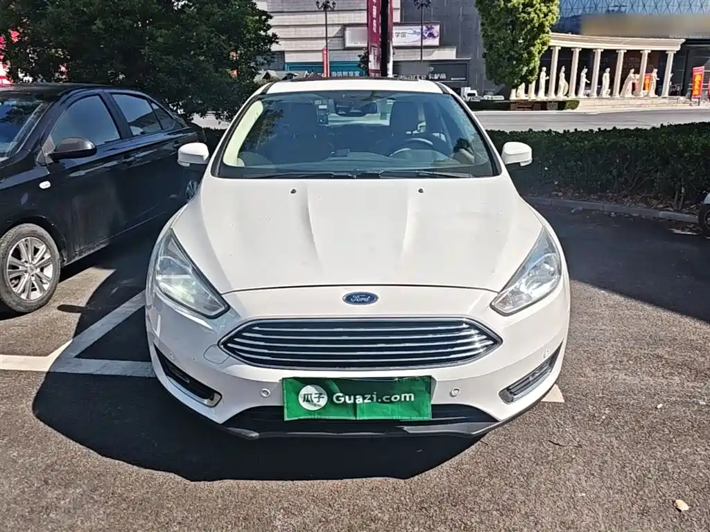 Focus 福克斯 2015款 三厢 EcoBoost 180 自动旗舰型