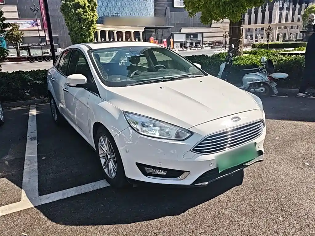 Focus 福克斯 2015款 三厢 EcoBoost 180 自动旗舰型