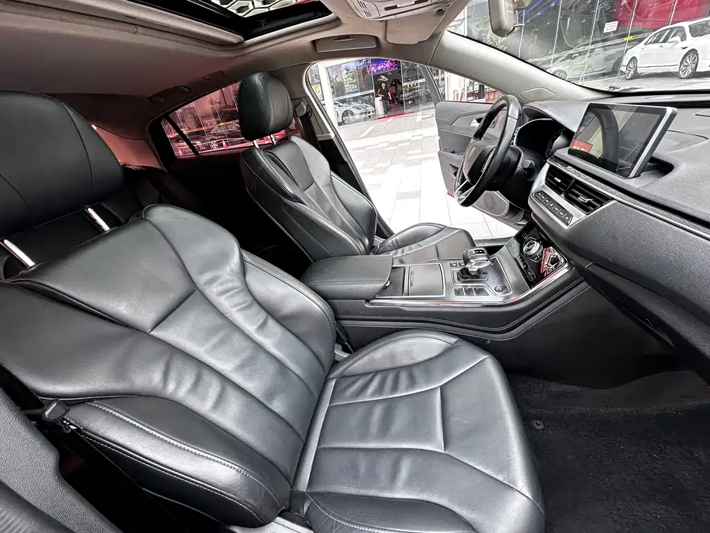 Hongqi H5 1.5 T DCT Flagship Charm